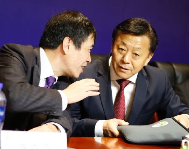 不能完全抑制欲望的徐娘半老感到潮湿